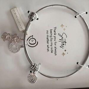 NWT Sisters Charm Bracelet  